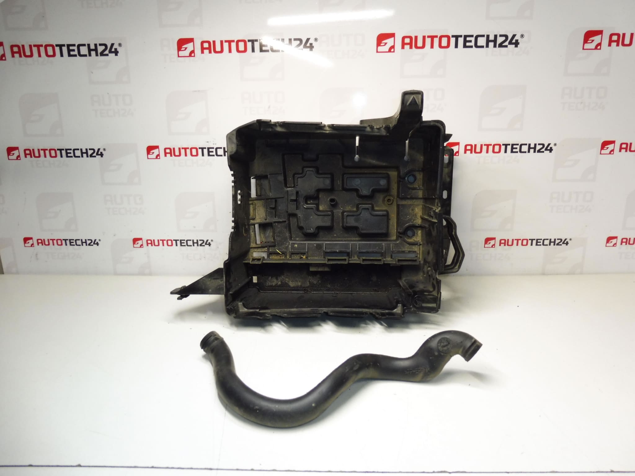 Battery box Citroën Peugeot 9655321380 6545Y1