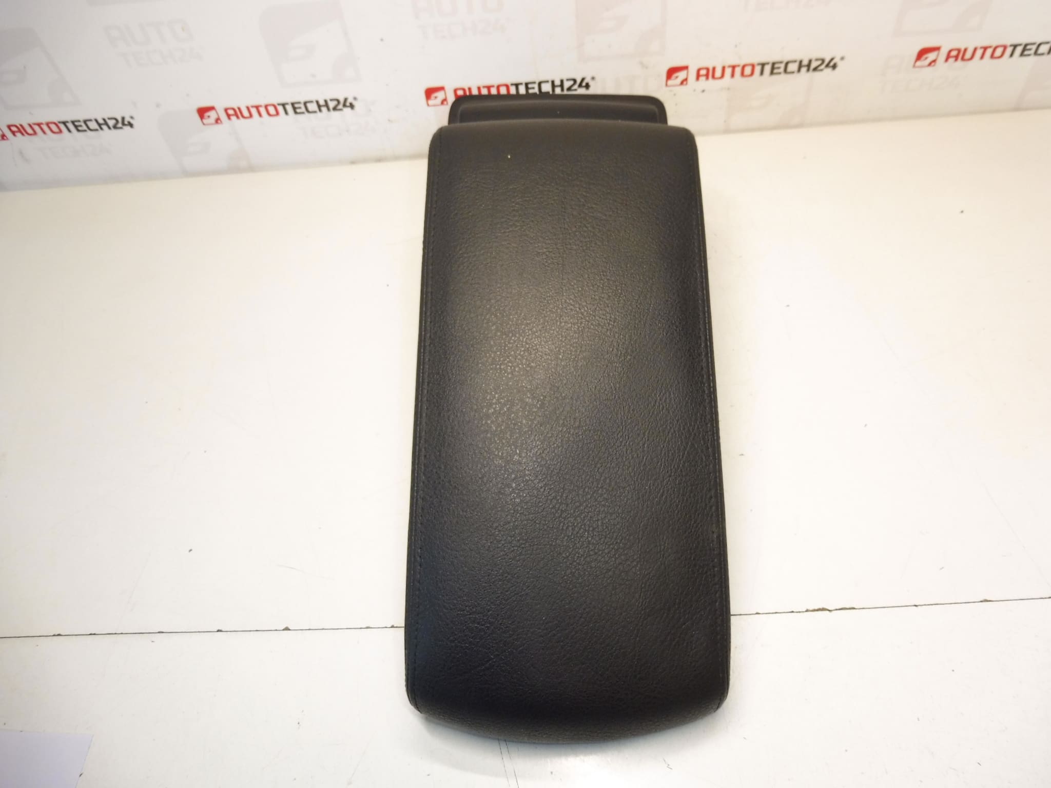 Center armrest Peugeot 407 7589XH - Image 2