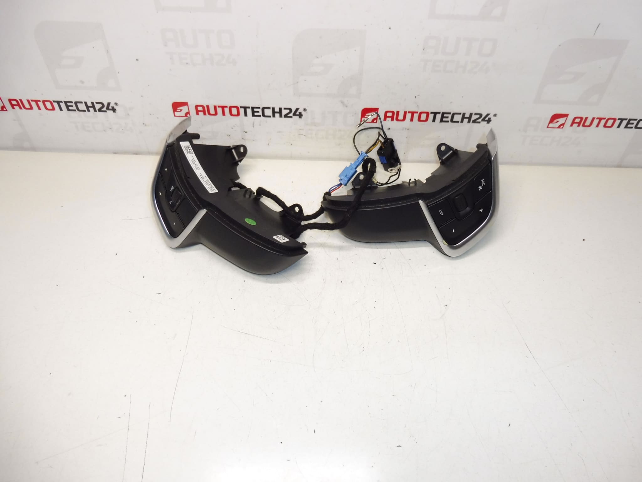 Steering wheel controls Citroën C4 II 96720447ZD 98094695ZD