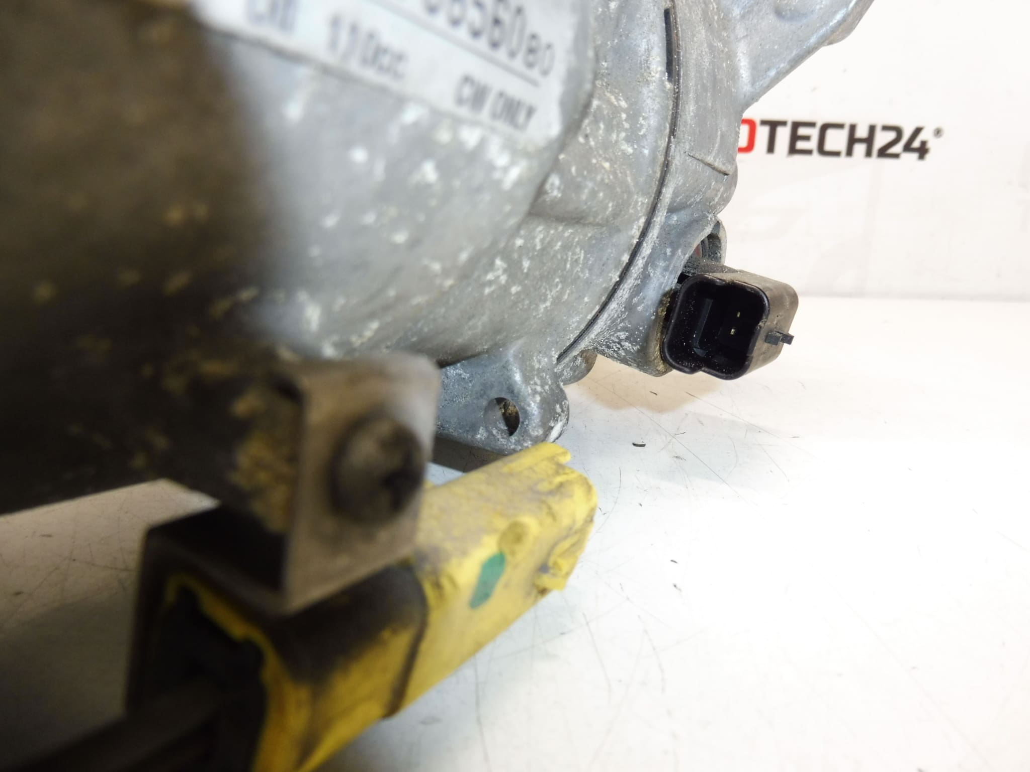 Air conditioner compressor Sanden SD6C12 1367 Citroën Peugeot 9678656080 - Image 2