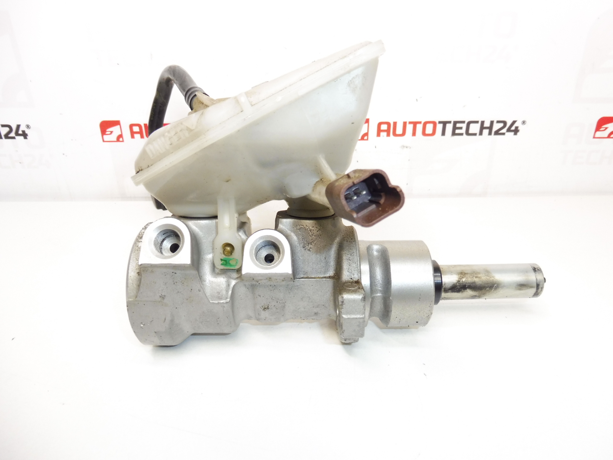 BOSCH Master Brake Cylinder Citroën Peugeot 0204123596 22472579 4601L2