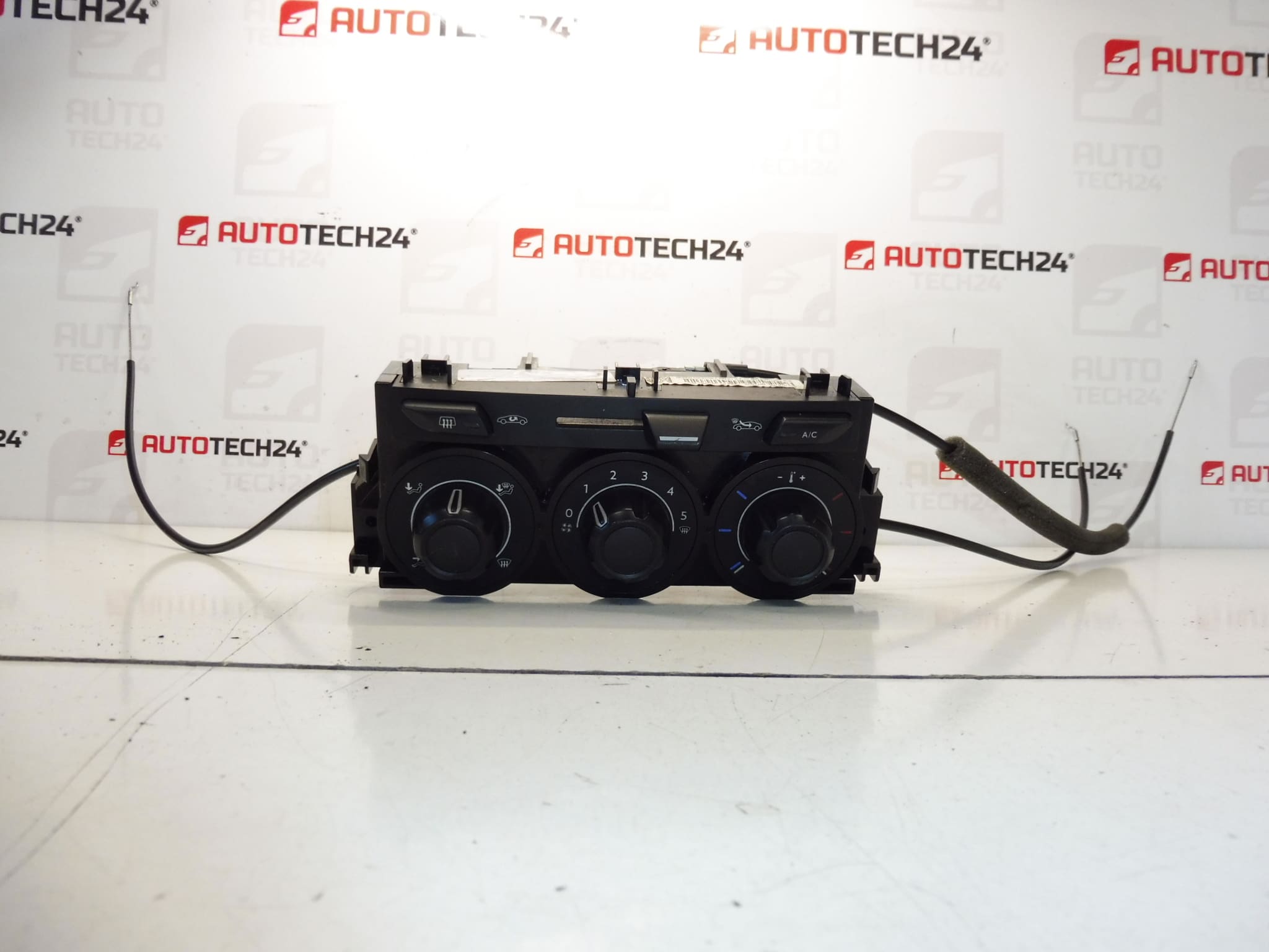 Citroen C3 II and DS3 air conditioning heater control 9675400280