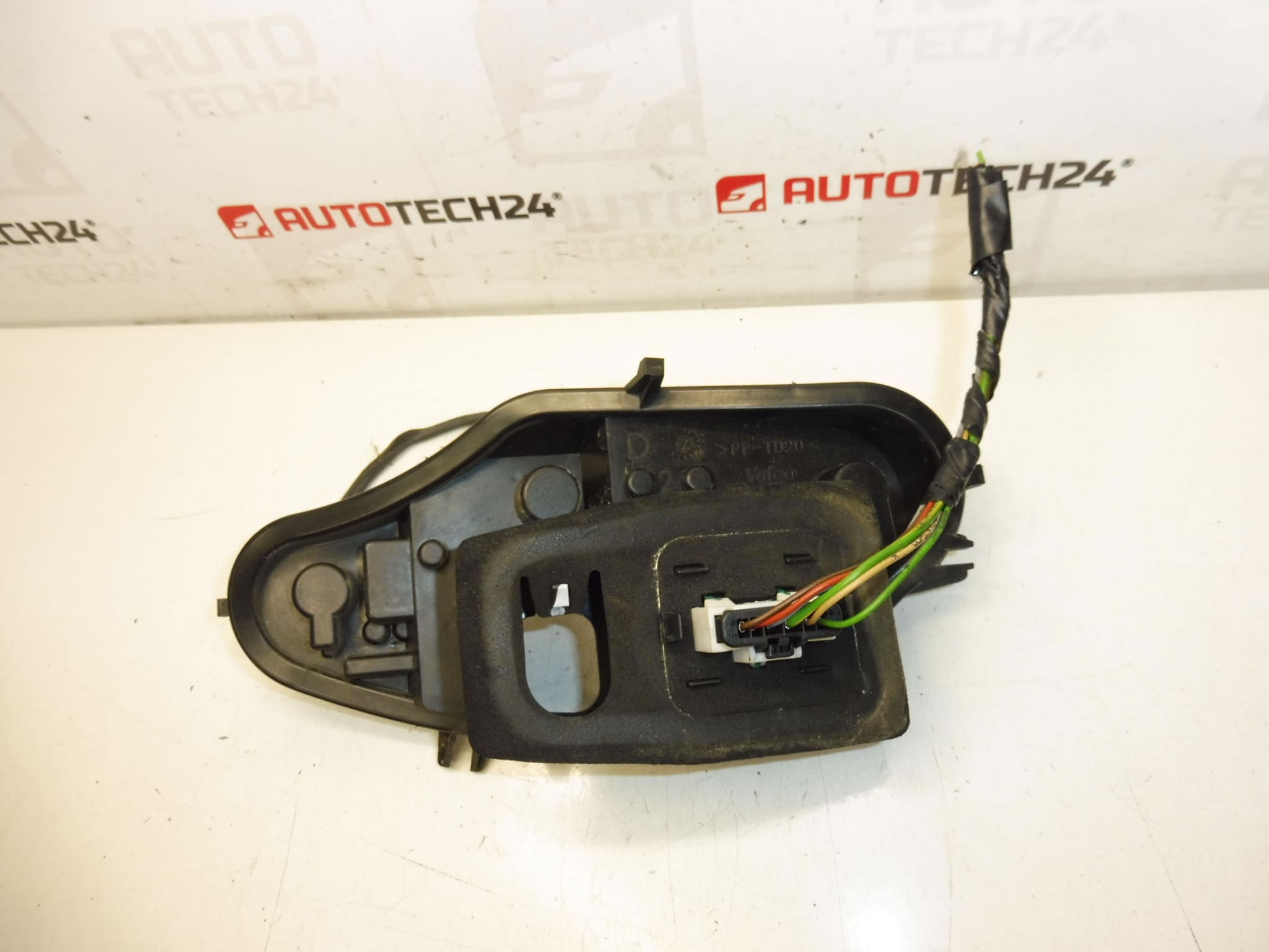 Right rear lamp base fender Citroën C3 II 6351KQ - Image 2