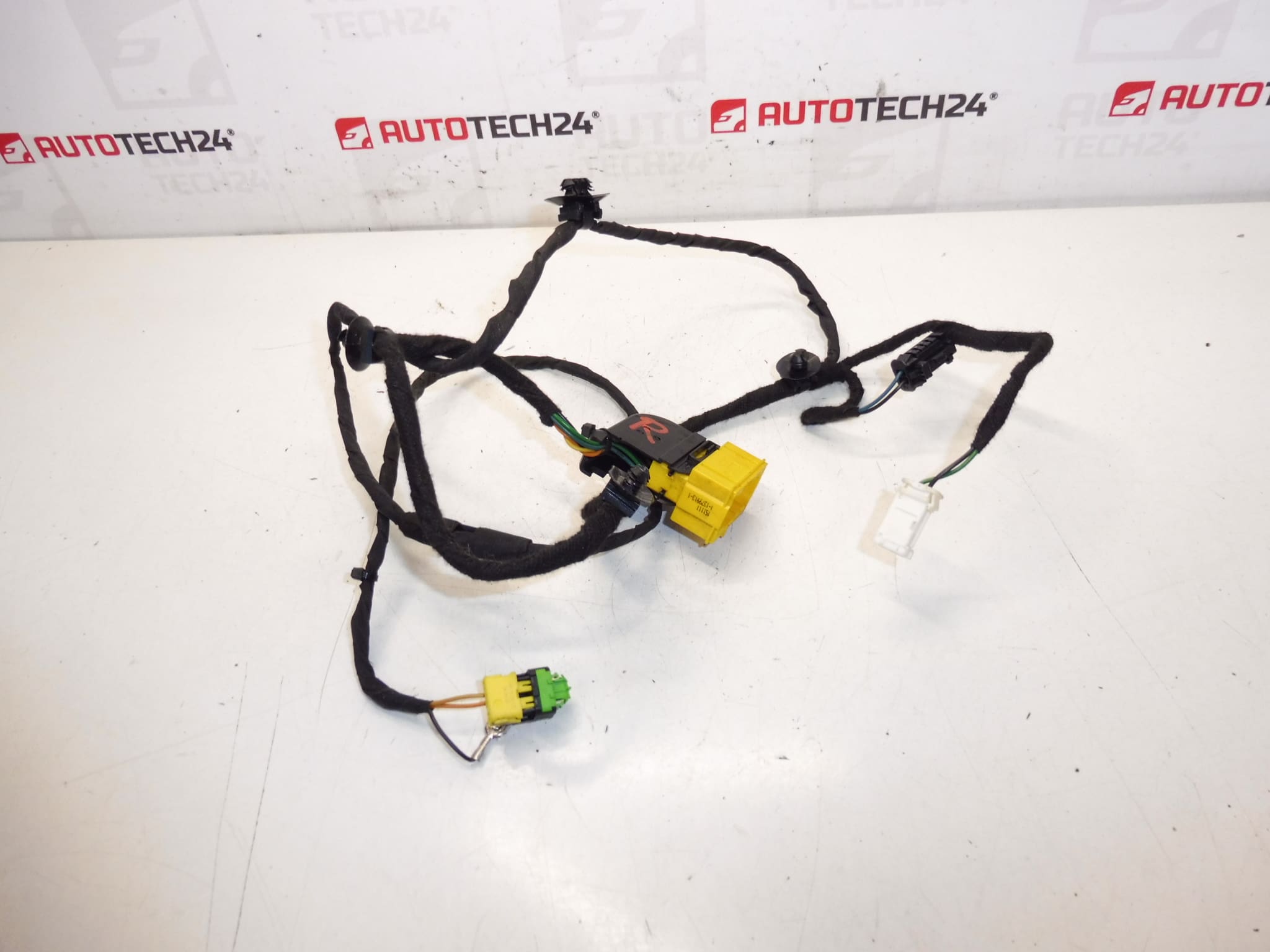 Citroen C3 II A51 passenger seat harness 1608078780