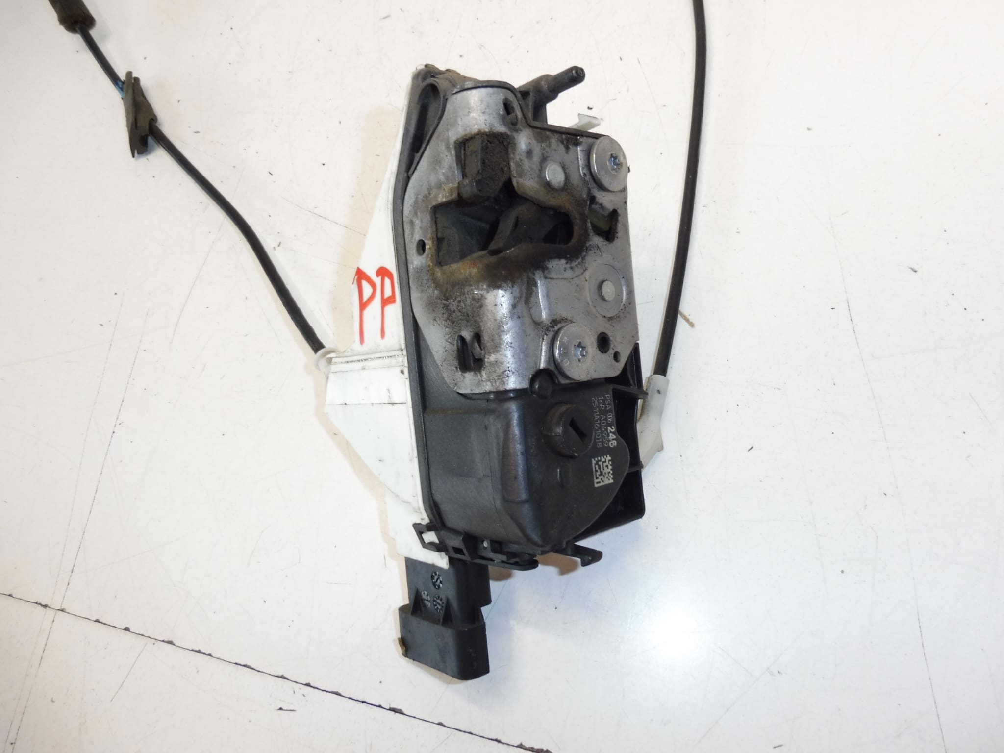 Passenger door lock Citroën C3 II A51 9800624680 - Image 2