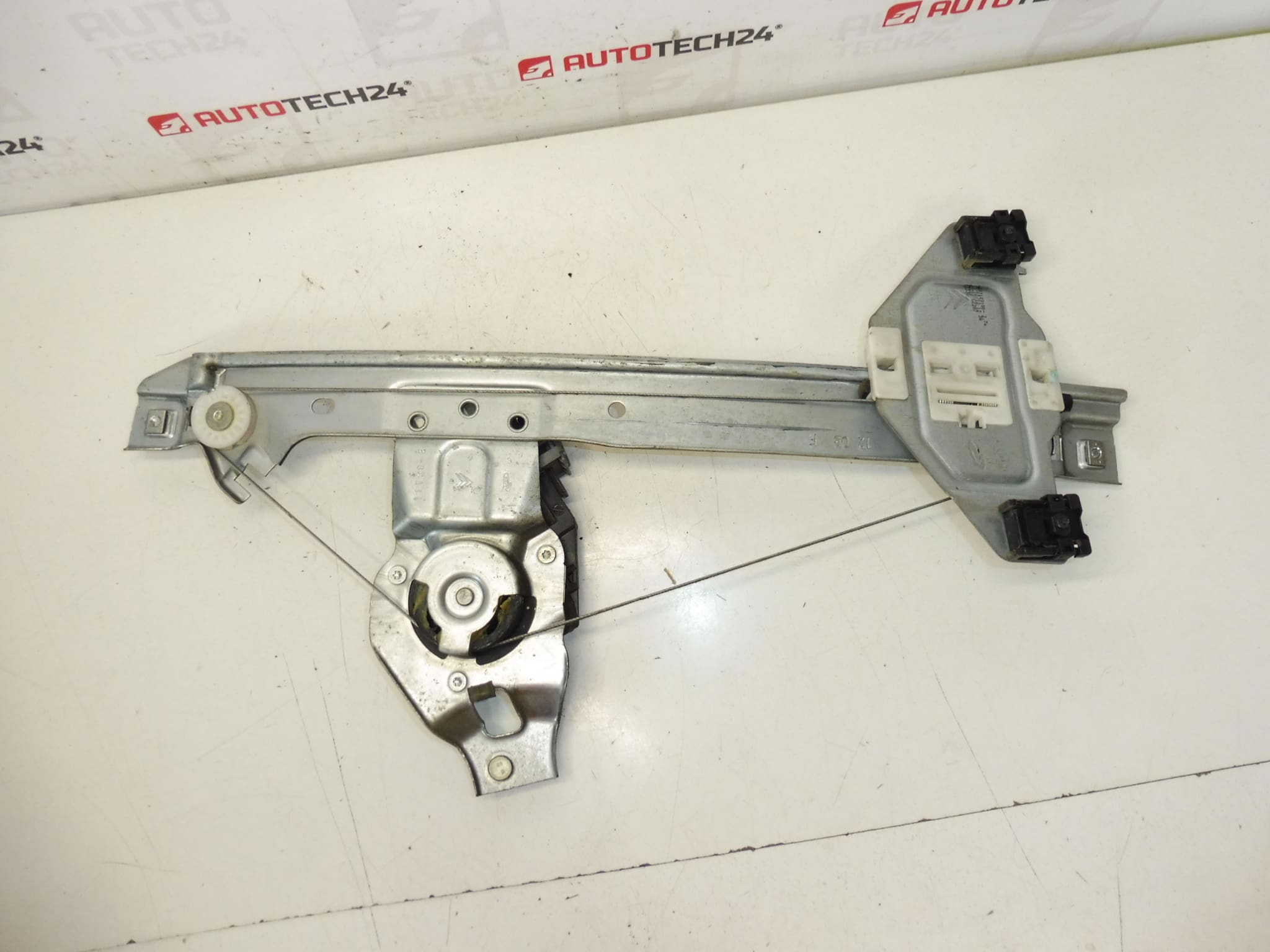 Citroën C3 II A51 9224G3 right rear window retractor mechanism - Image 2