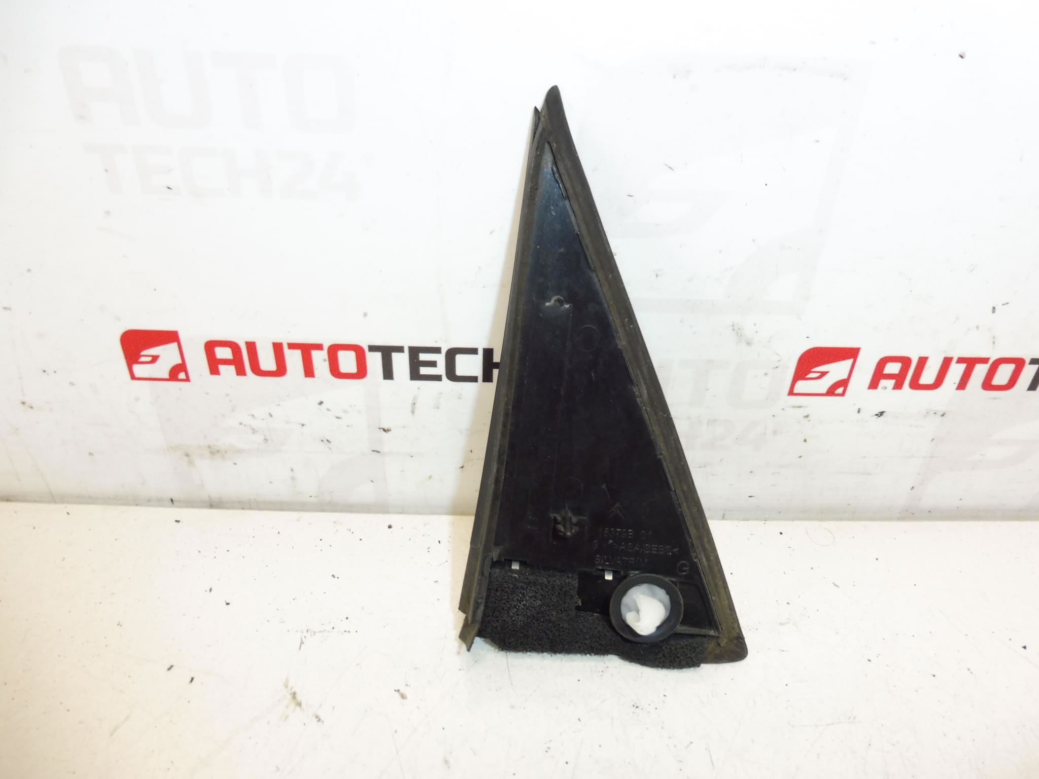 Cover in front of the left mirror Citroen C3 II A51 9025V8 - Image 2