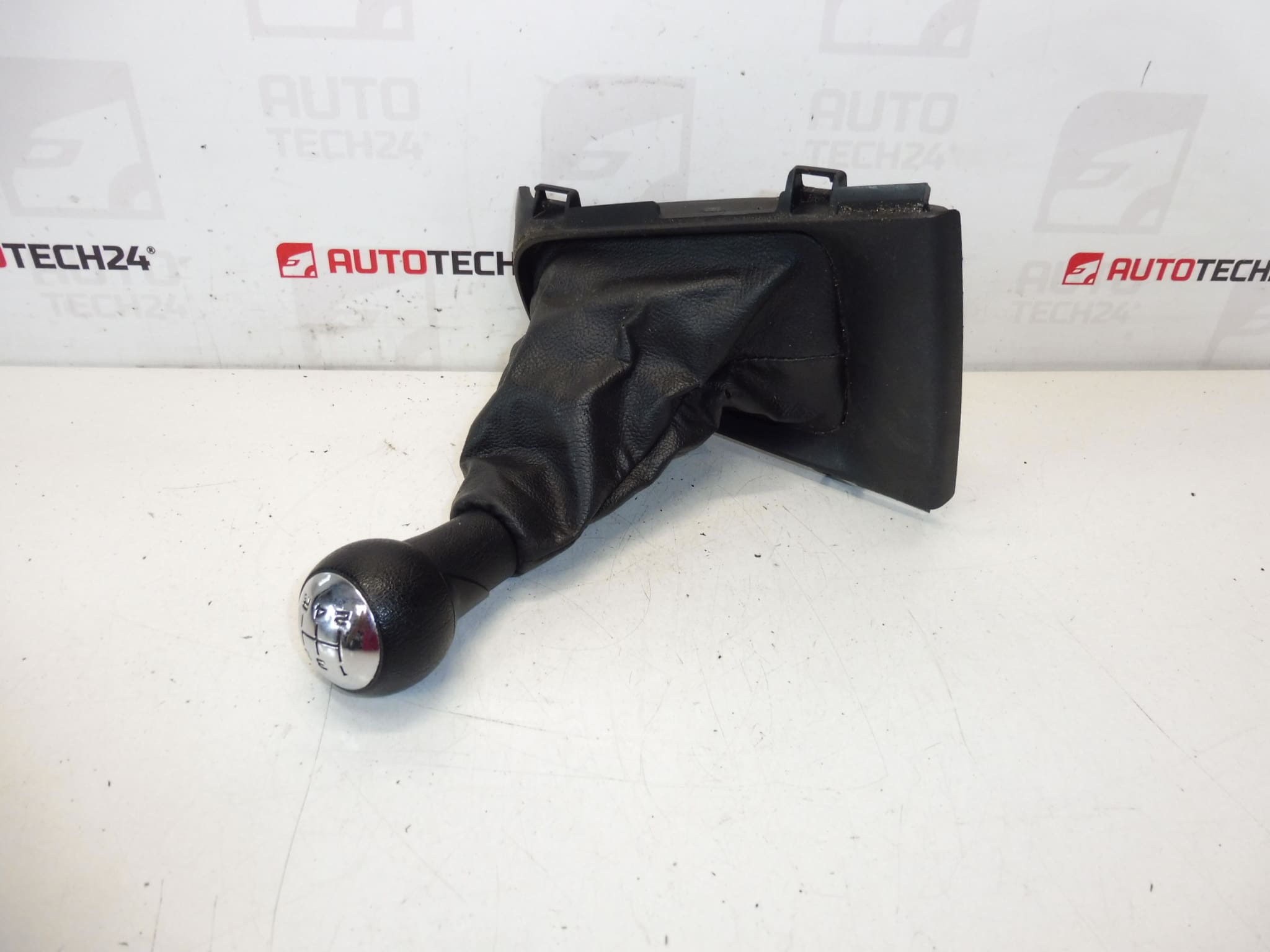 Gear lever head Citroën C3 DS3 Peugeot 2403 CL 7591CC