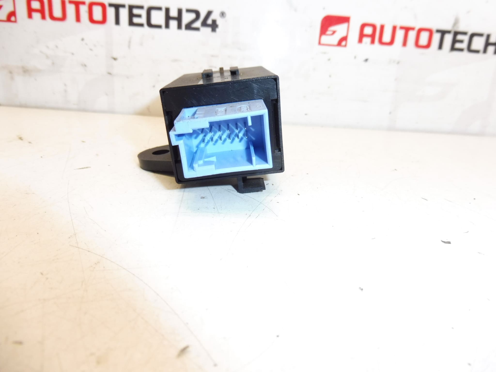 Seat Belt Safety Relay Citroën Peugeot 9652174680 8914GH - Image 2