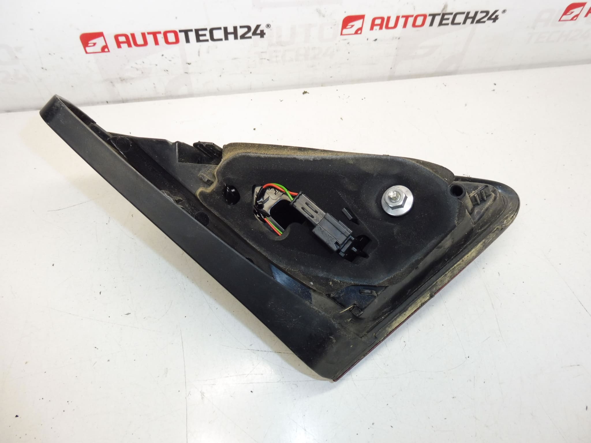 Peugeot 3008 lid rear right headlight 9805511280 - Image 2