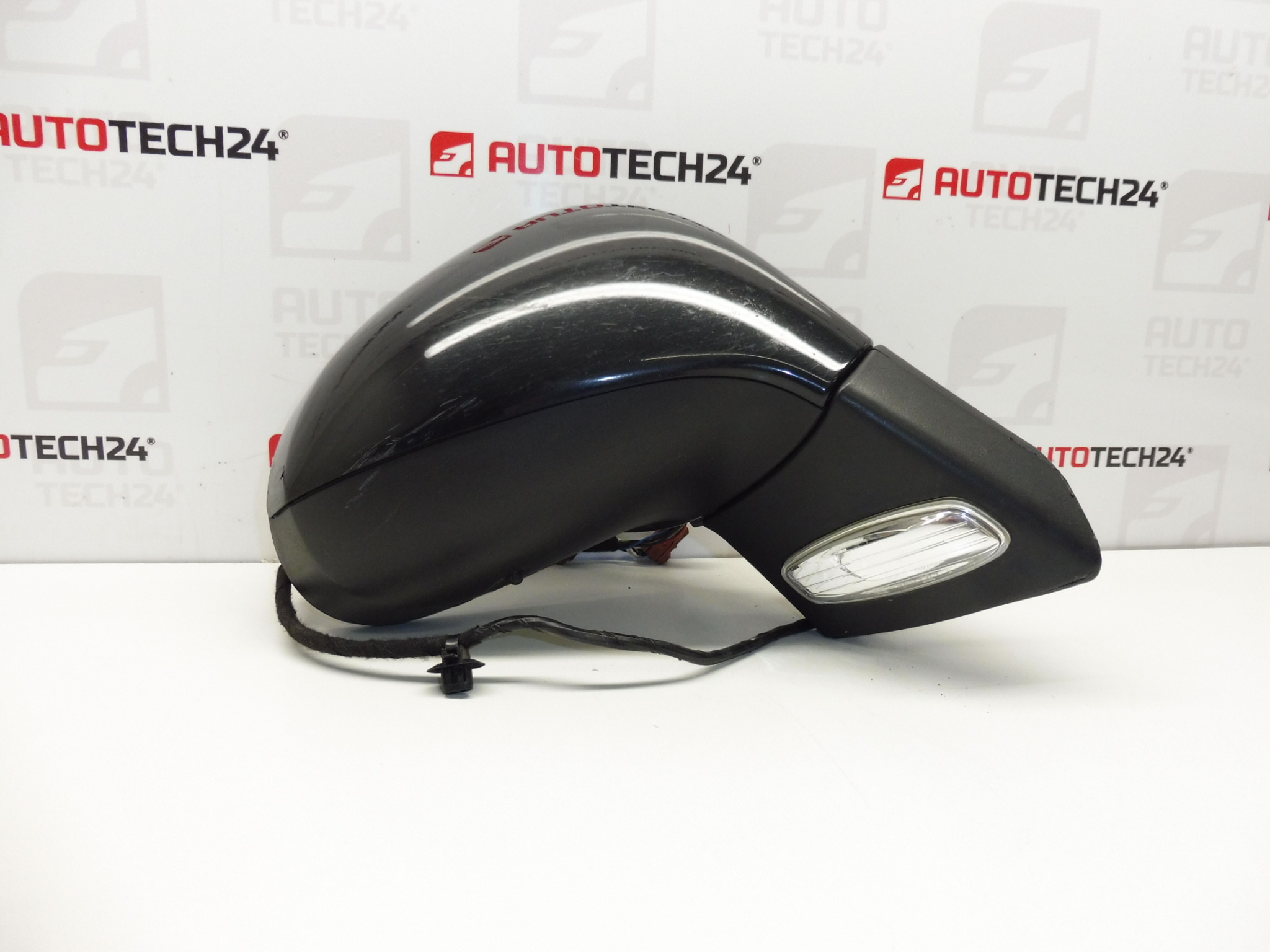 Right Mirror Peugeot 207 EXLD 96806501XT 8149ZH