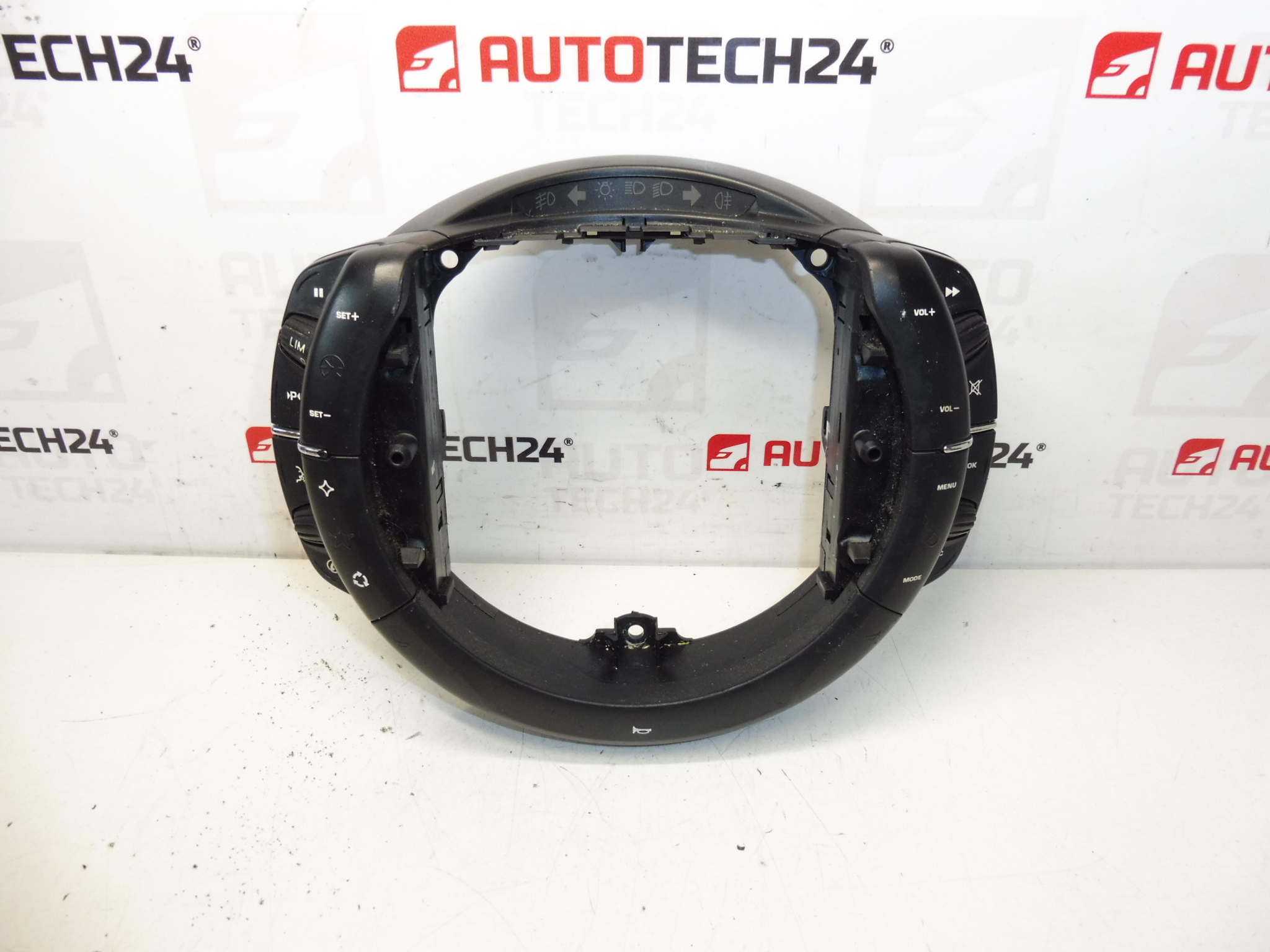 Steering wheel controls Citroën C4 and Picasso 96624941ZD 6242Y9