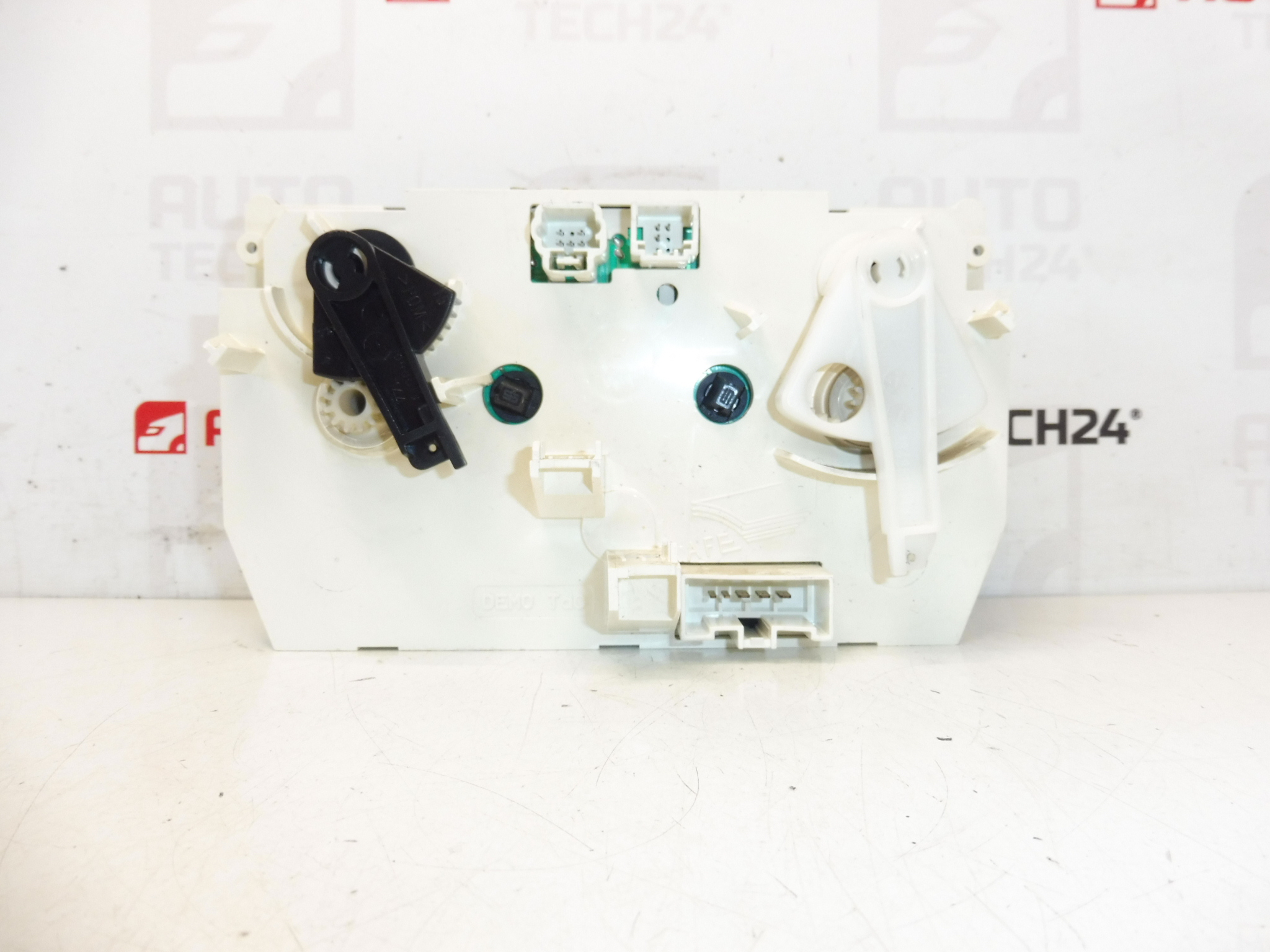 Heater and Air Conditioning Controller Peugeot 307 593240000 T5RFESS 6451JS
