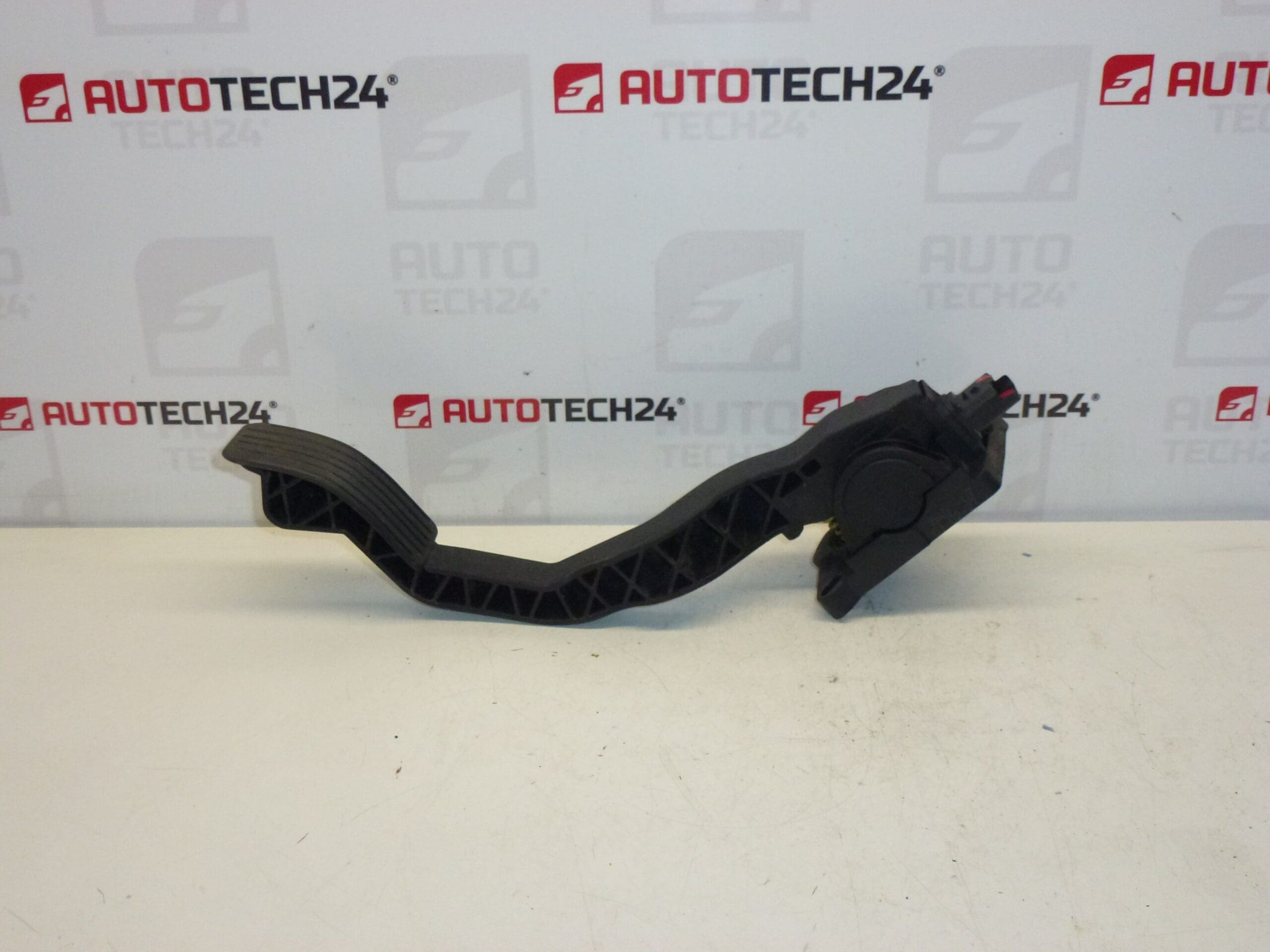 Gas pedal Peugeot 206 Bosch 9645852280 0280752237 1601Q2