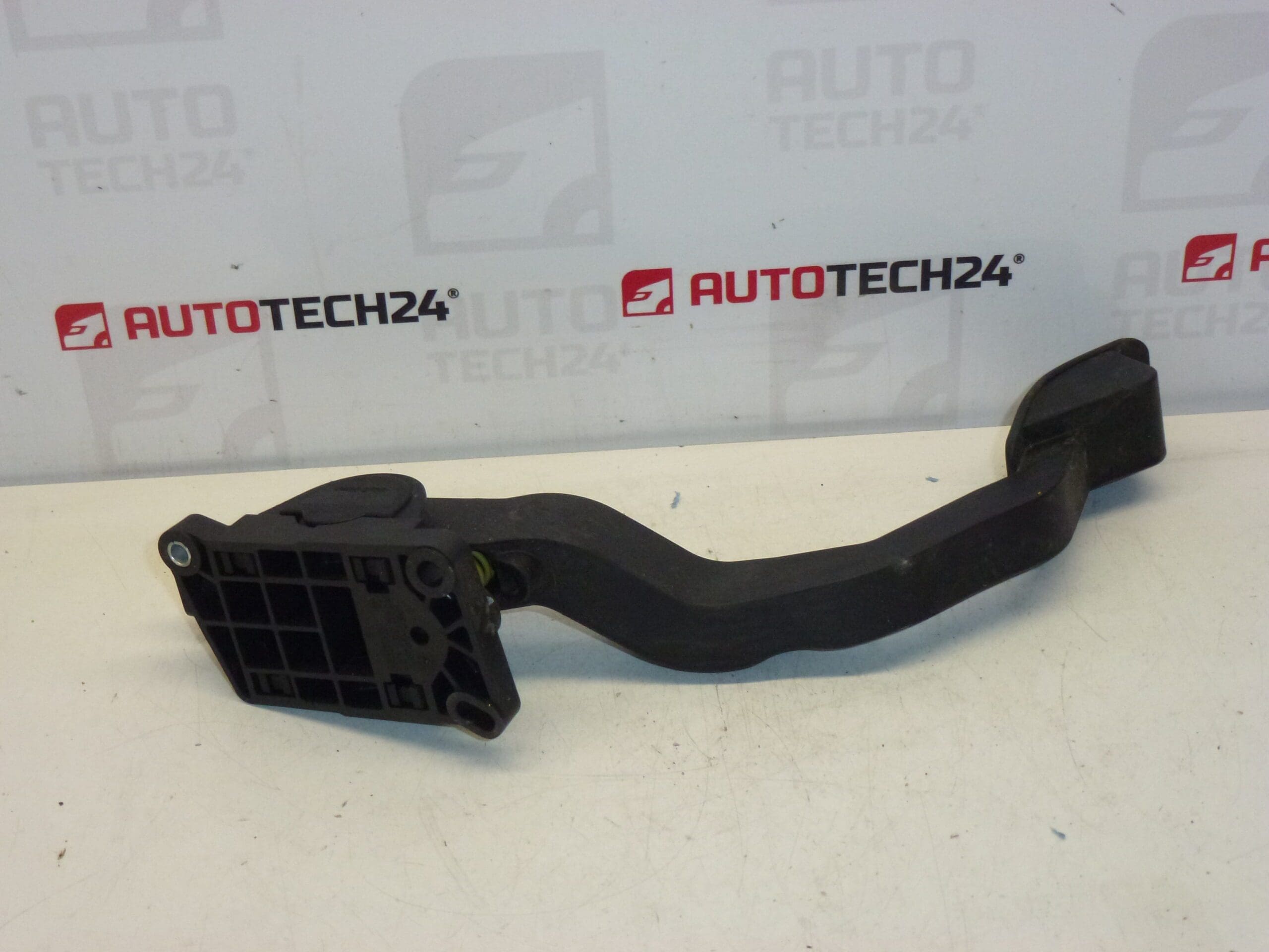 Gas pedal Peugeot 206 Bosch 9645852280 0280752237 1601Q2 - Image 2