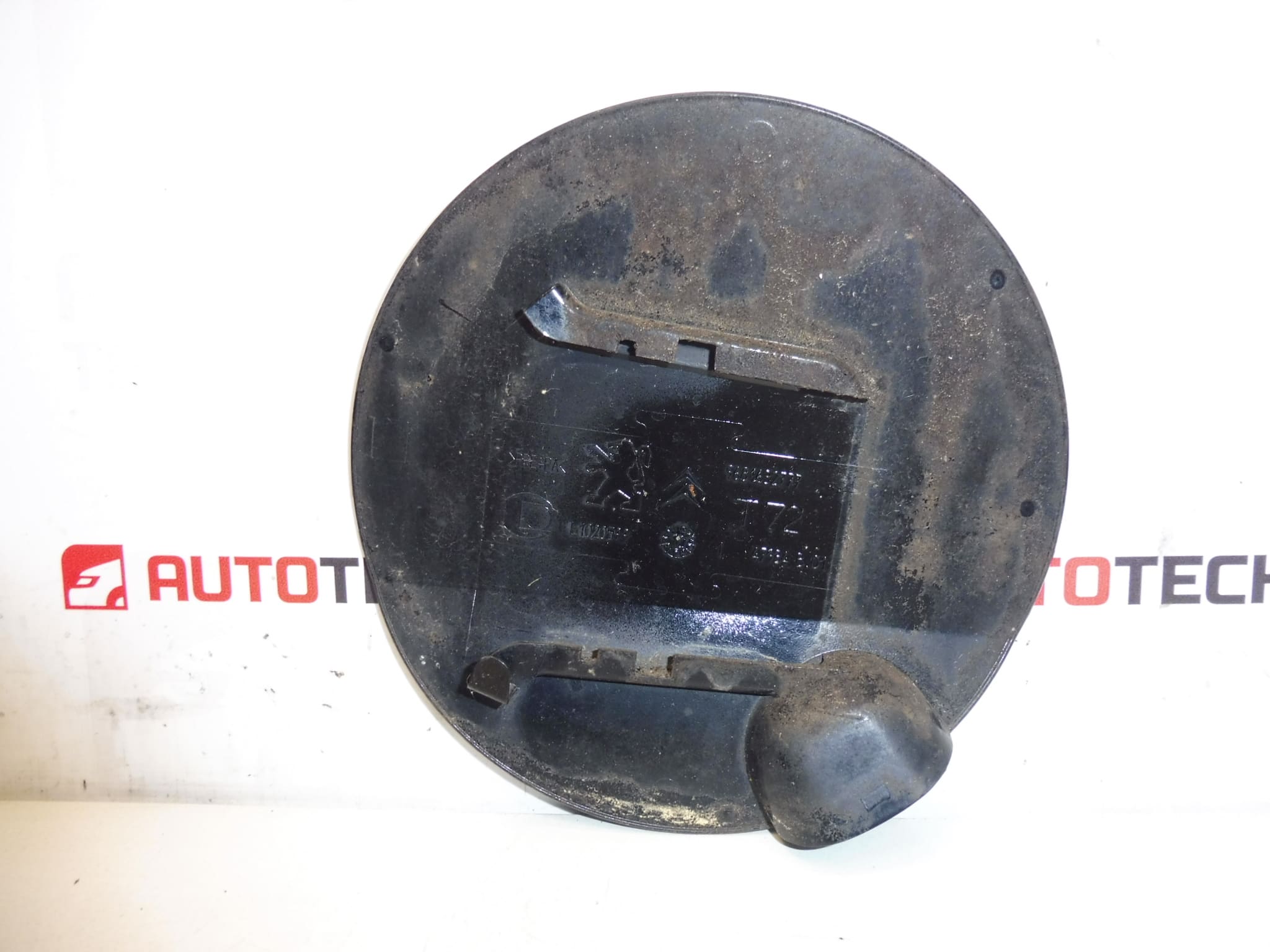 Tank cap cover KTVD Peugeot 308 9681632777 1517G5 - Image 2