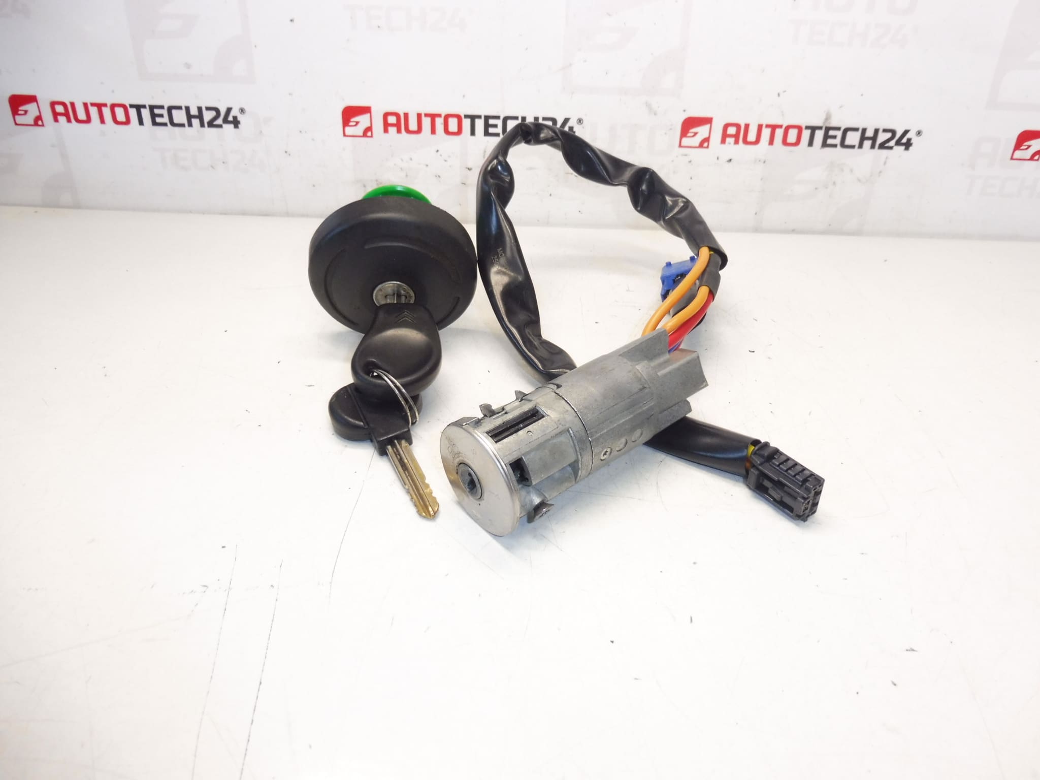 Switch box 2 keys Citroën Xsara Picasso 4162HK 4162CK