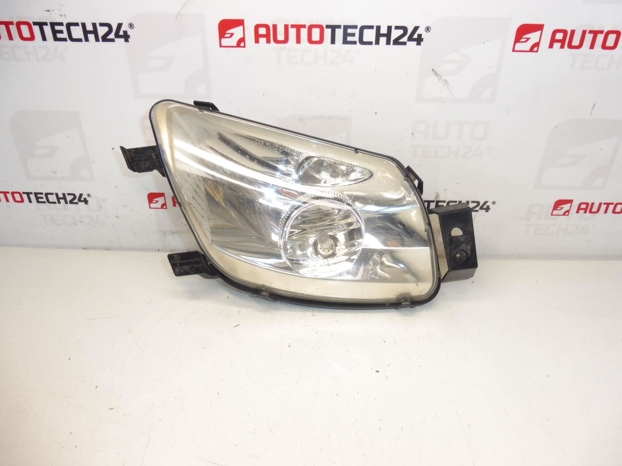 left front fog lamp Peugeot 308 9680498680 6208F0