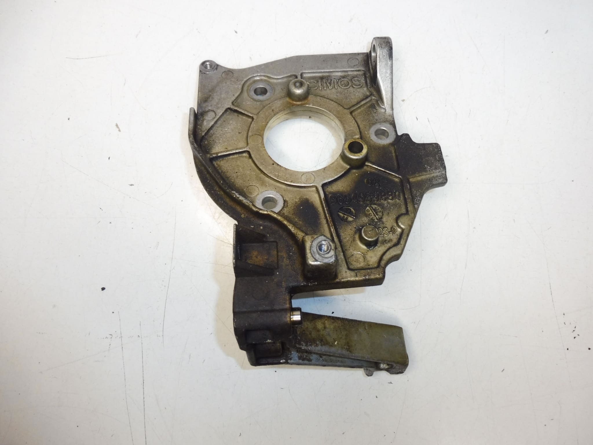 Injection pump holder 1.4 1.6 HDI 9654959880 192665 - Image 2