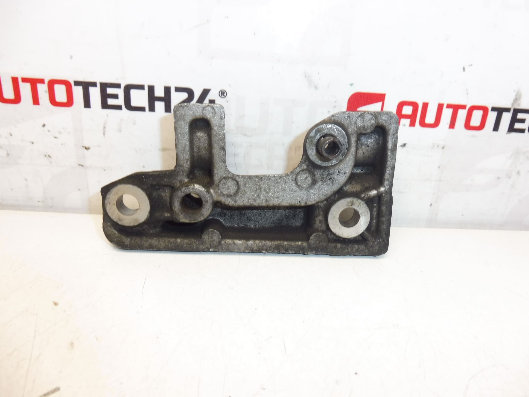 Citroën Peugeot Alternator Holder 9656125280 5706K9 - Image 2