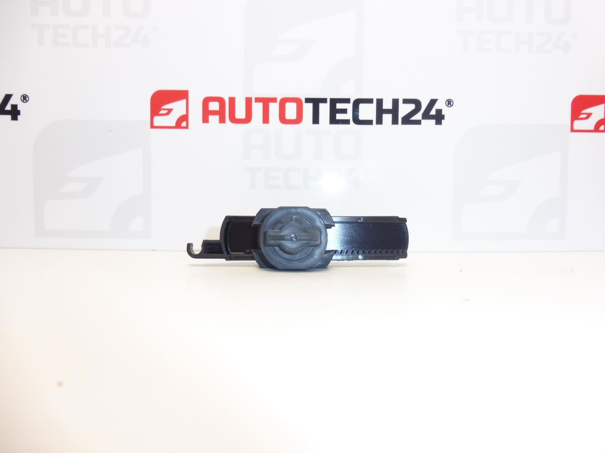 Citroen C4 II B7 and DS4 glovebox brake 8218ZL